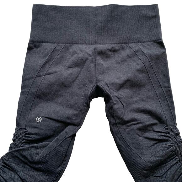 Lululemon In the Flow Crop II Heathered Black size 6 - Picture 3 of 6